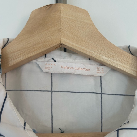 Zara Trafaluc Collection Womens Top Blouse Sz M  Button Up Embroidery white Blue - Picture 7 of 8